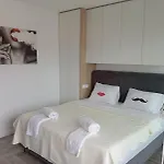 S Apartment