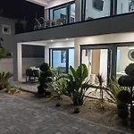 S Apartment *