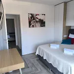 Apartment S *