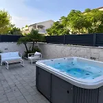 S Apartment Vir