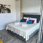 Apartment S *