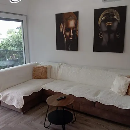 Apartment S *