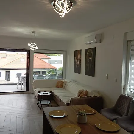 S Apartment *