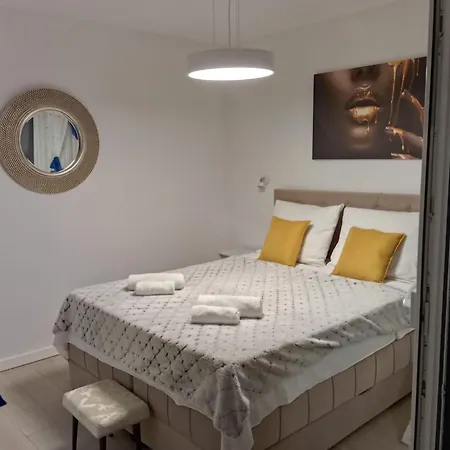 S Apartment *