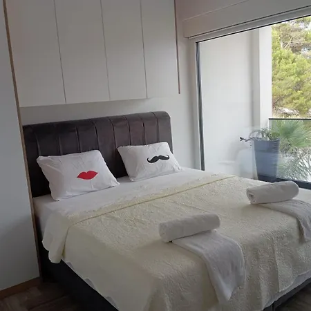 Apartment S *